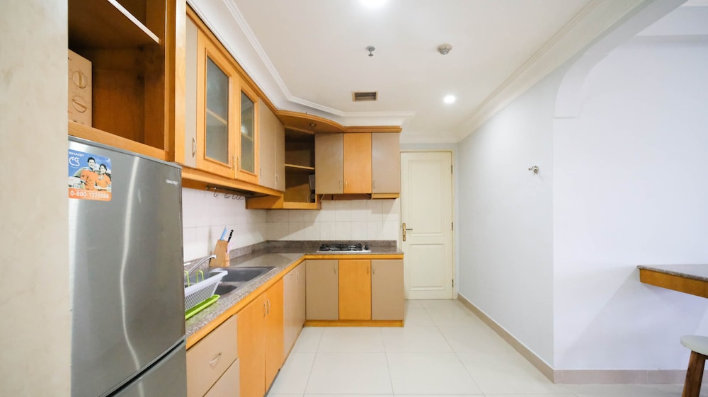 homey 2br with extra room at taman beverly apartment