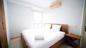 homey 2br with extra room at taman beverly apartment