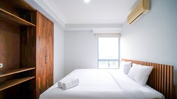 homey 2br with extra room at taman beverly apartment