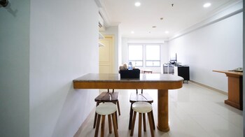 homey 2br with extra room at taman beverly apartment