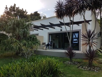 lily pond country lodge