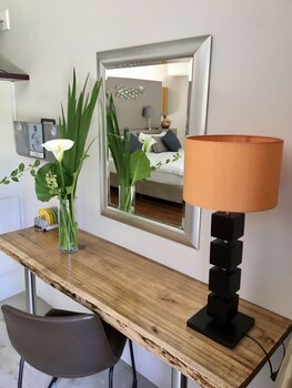 lily pond country lodge