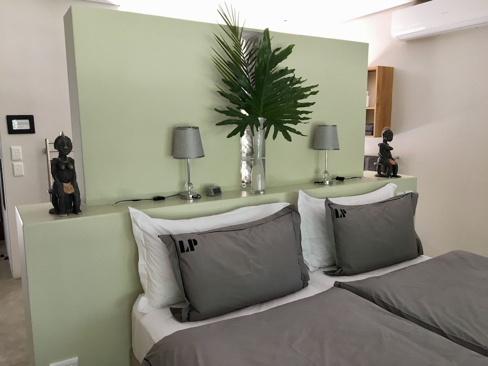 lily pond country lodge