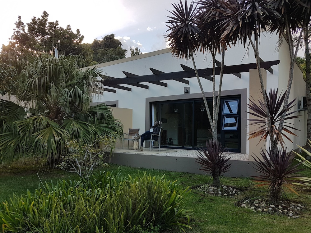 lily pond country lodge