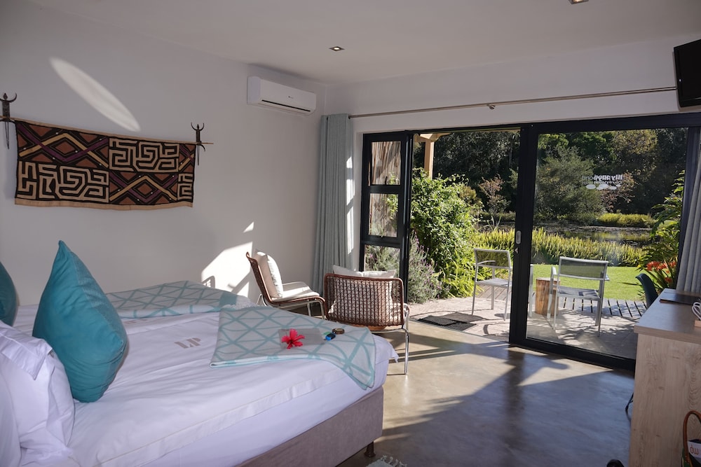 lily pond country lodge