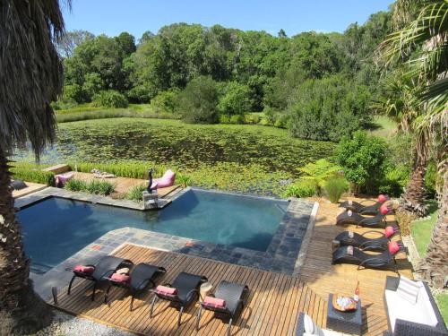 lily pond country lodge