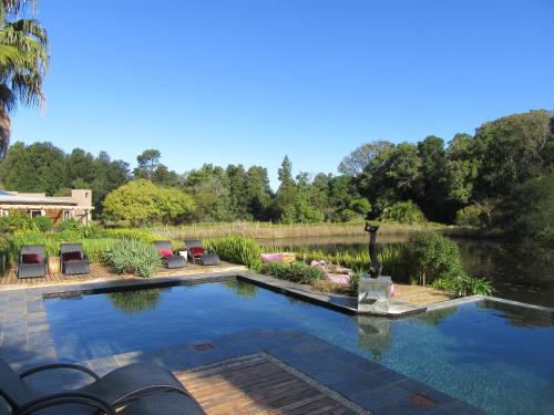 lily pond country lodge