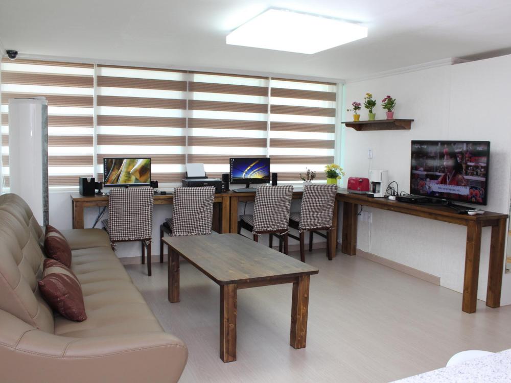 wow hills guest house