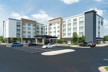 holiday inn express and suites bloomington w mall