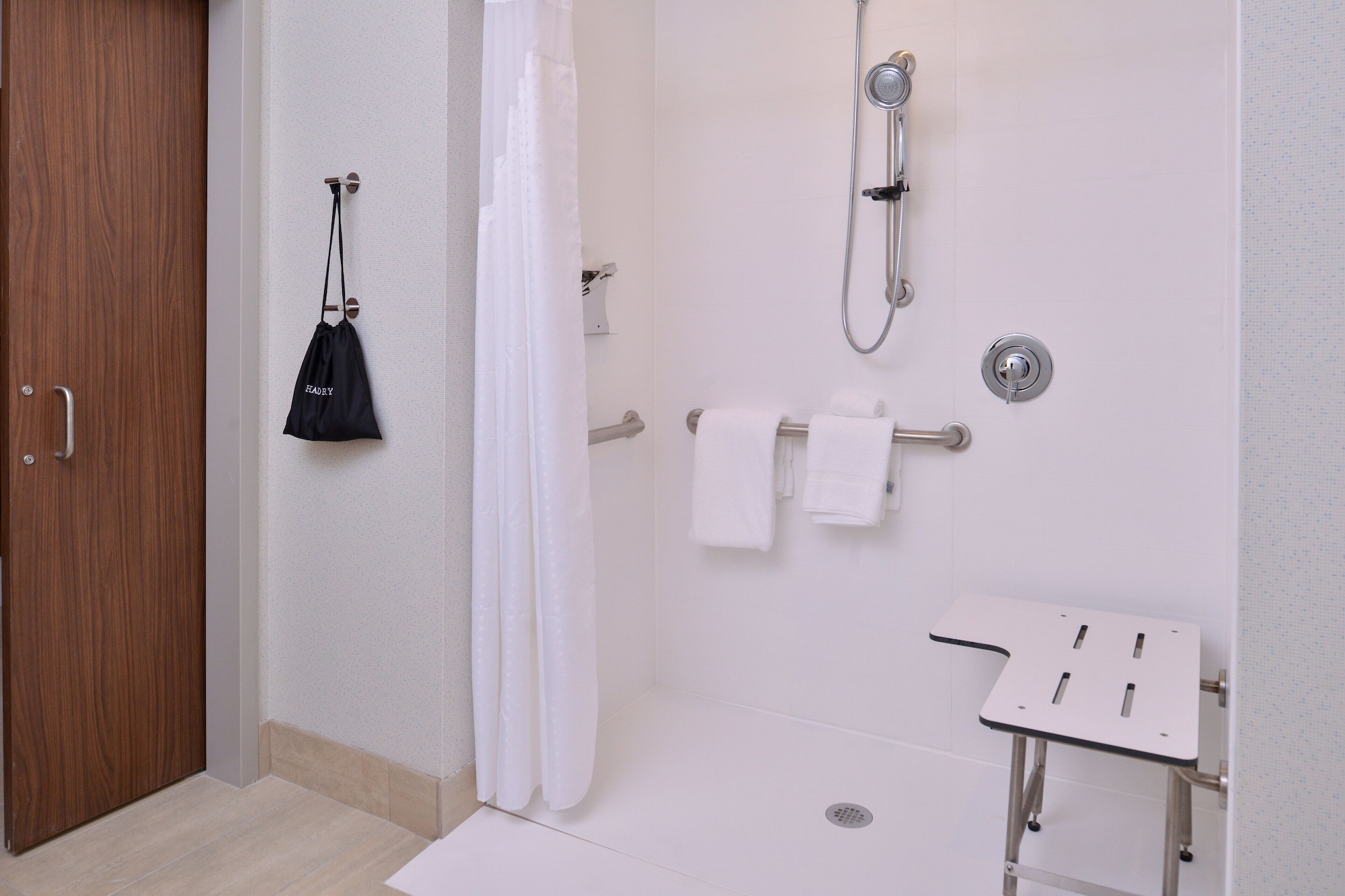 holiday inn express and suites bloomington w mall