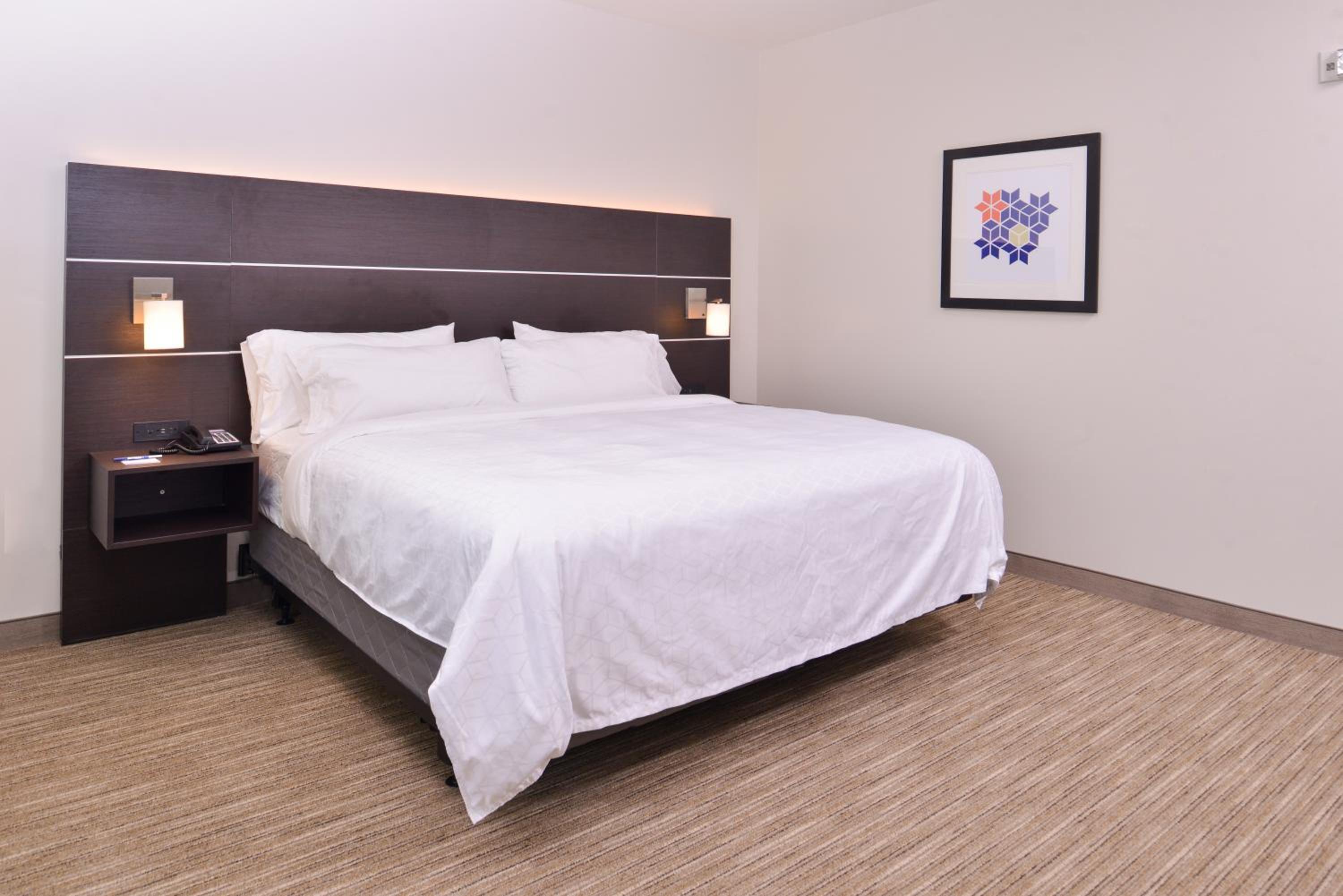 holiday inn express and suites bloomington w mall