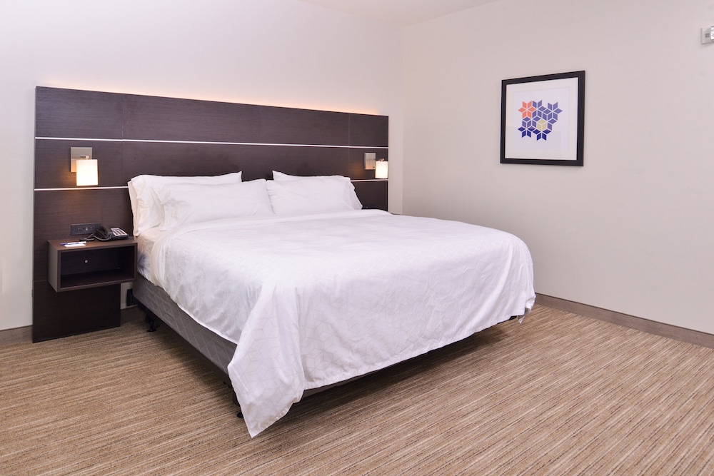 holiday inn express and suites bloomington w mall