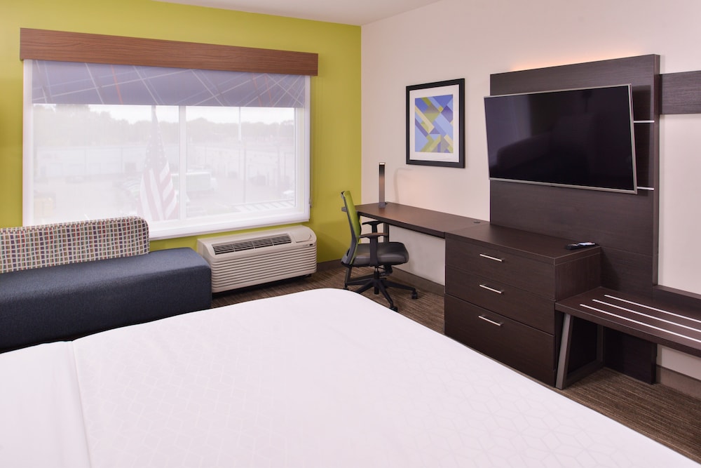 holiday inn express and suites bloomington w mall