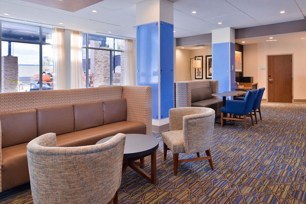 holiday inn express and suites bloomington w mall