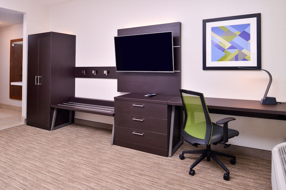 holiday inn express and suites bloomington w mall