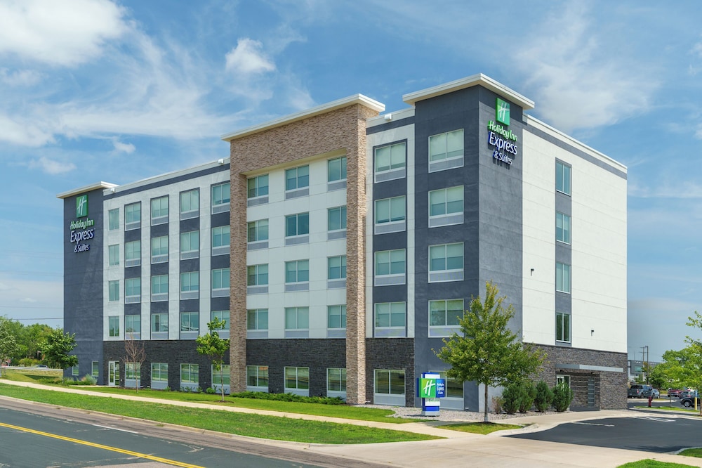 holiday inn express and suites bloomington w mall