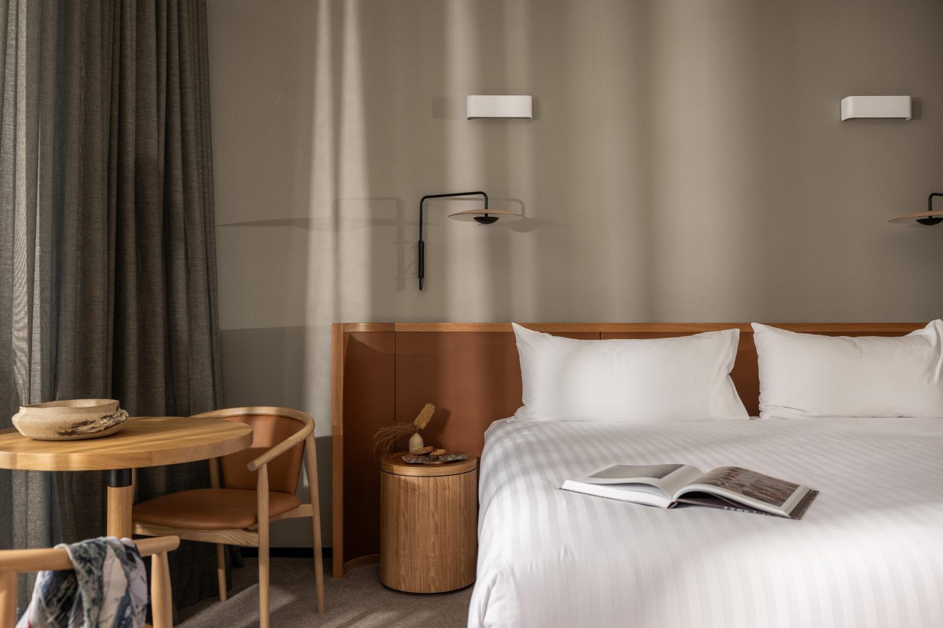 wonil hotel perth handwritten collection