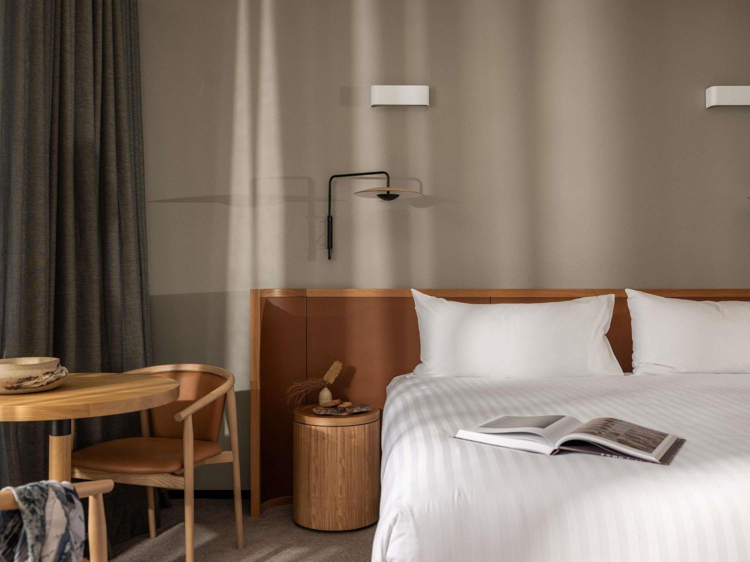 wonil hotel perth handwritten collection