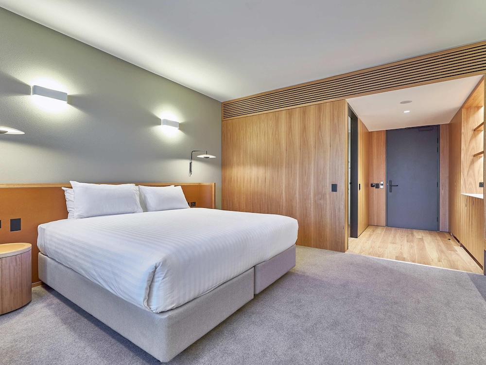 wonil hotel perth handwritten collection