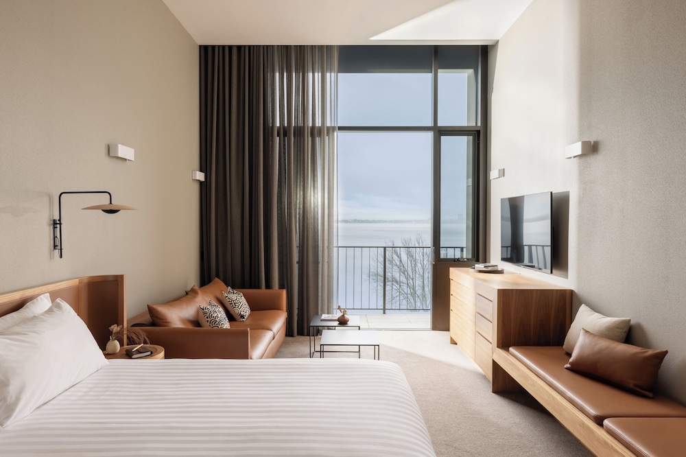 wonil hotel perth handwritten collection