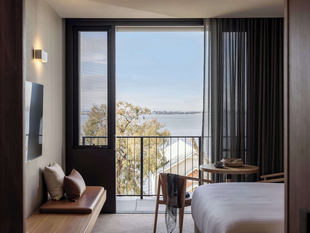 wonil hotel perth handwritten collection