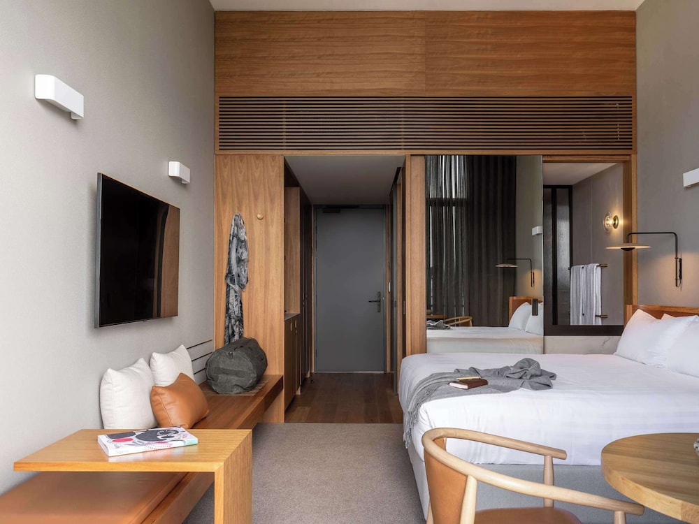 wonil hotel perth handwritten collection