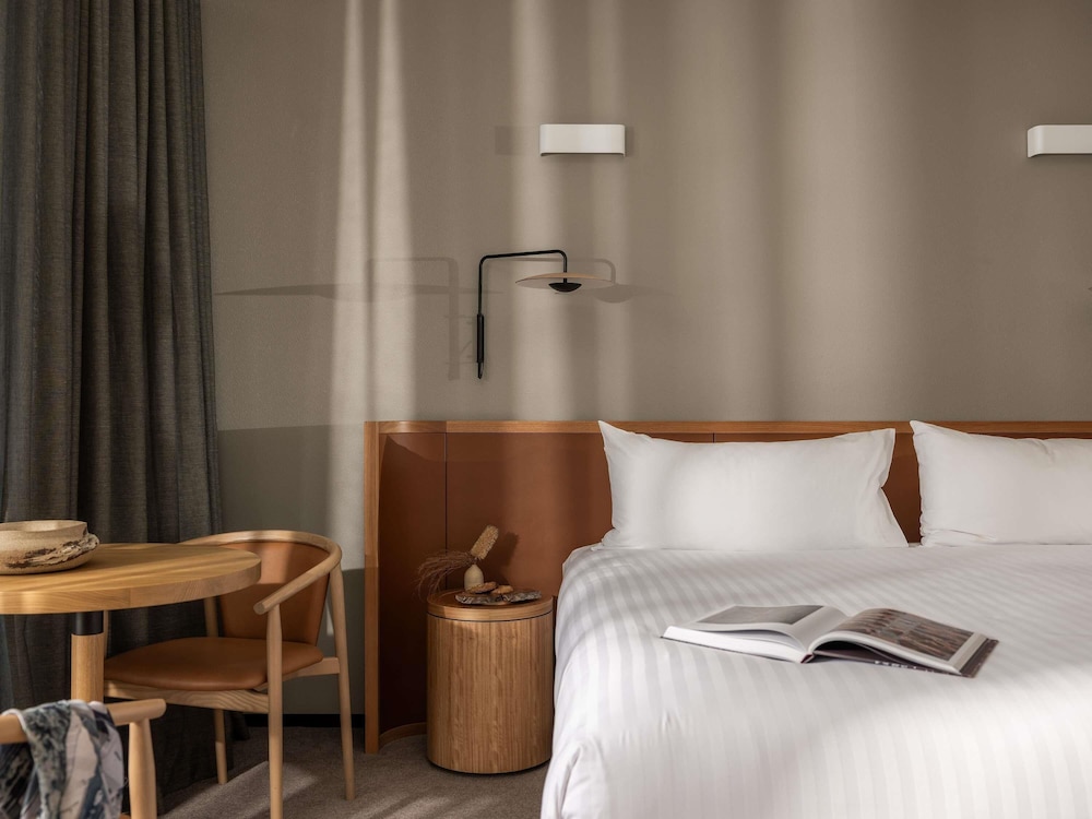 wonil hotel perth handwritten collection