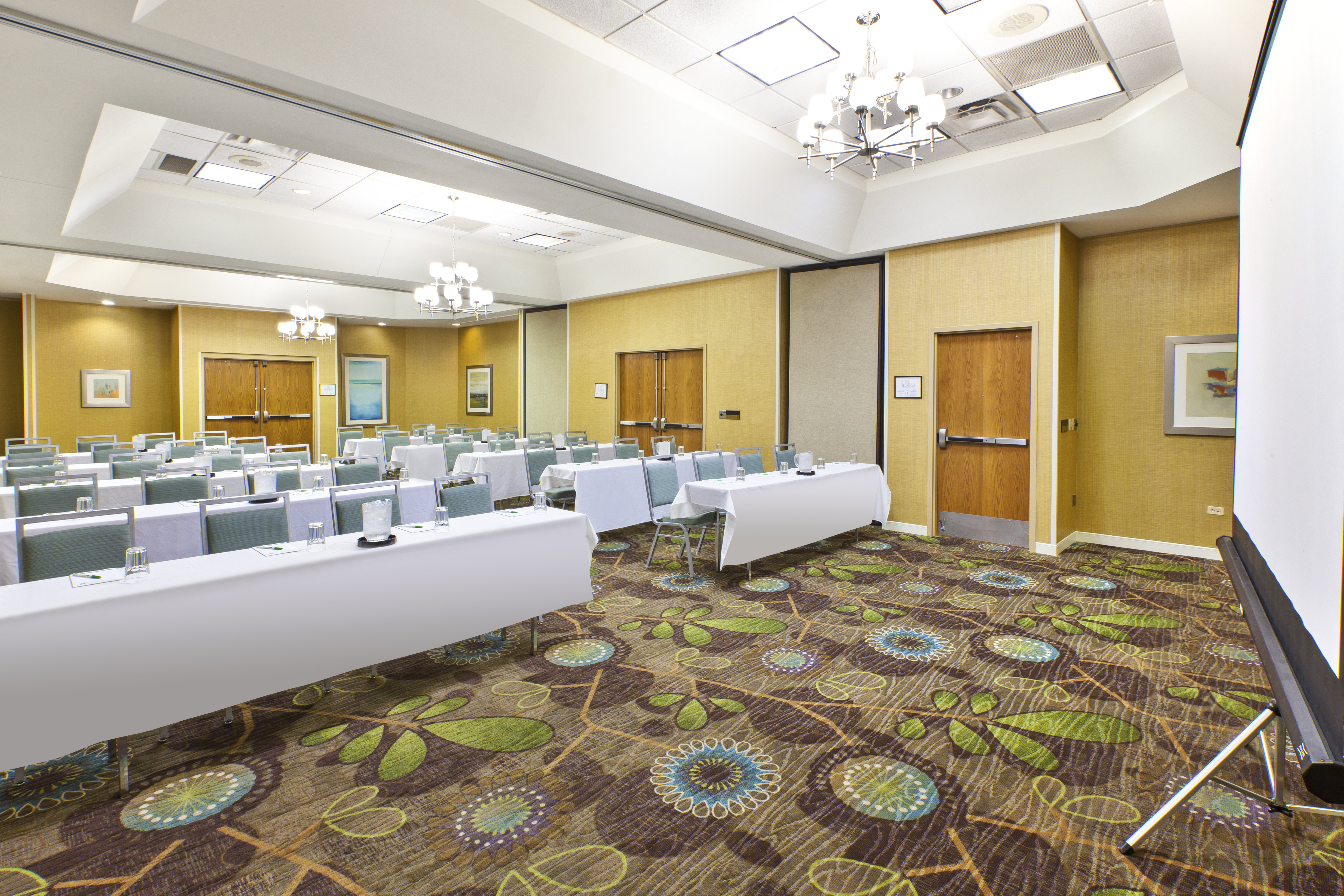 holiday inn and suites bolingbrook by ihg