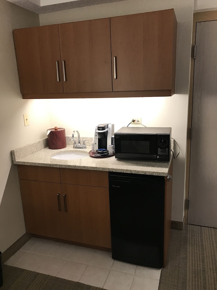 holiday inn and suites bolingbrook by ihg