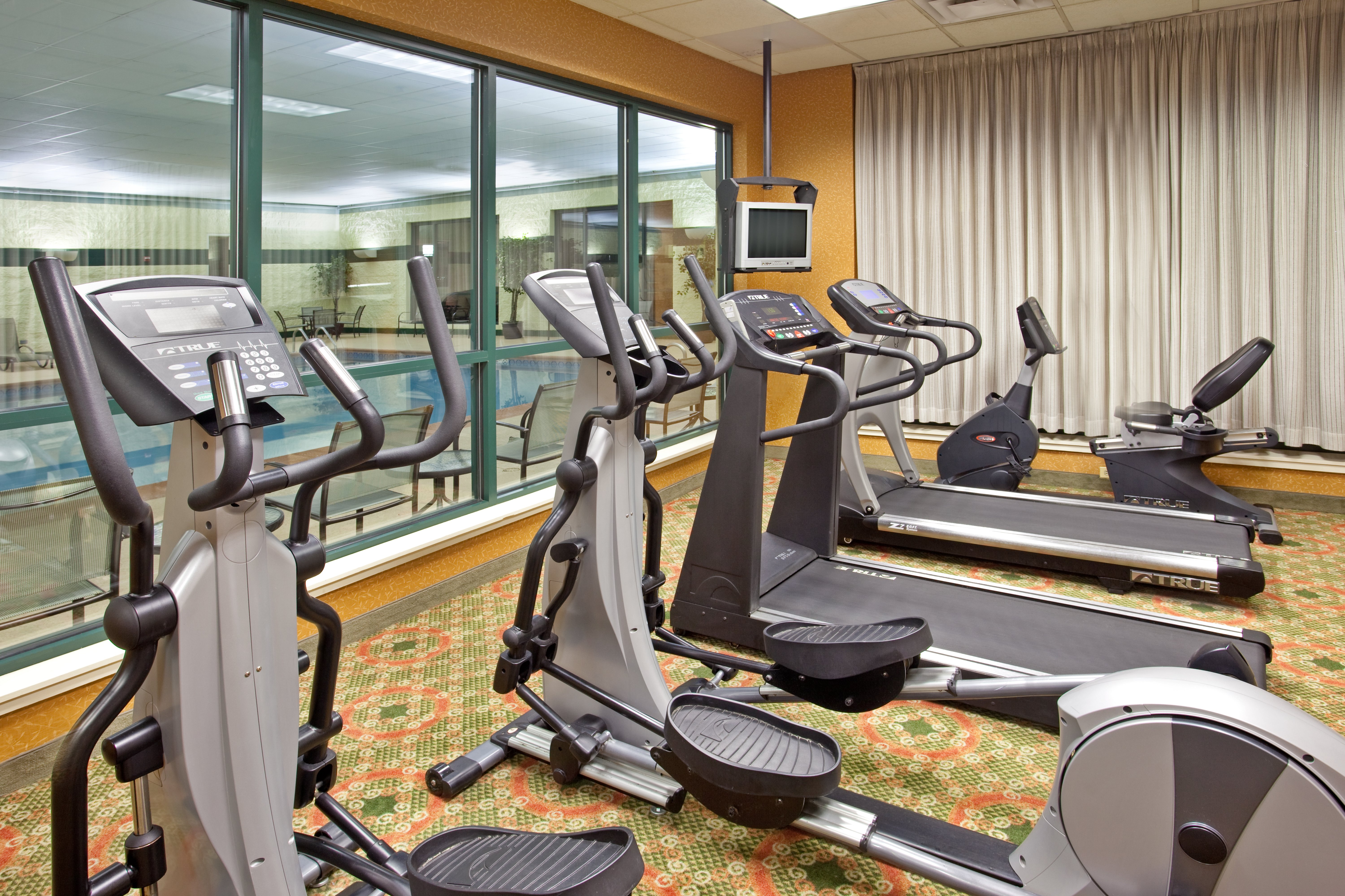holiday inn and suites bolingbrook by ihg