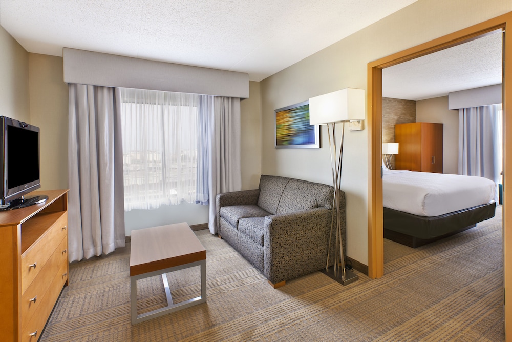 holiday inn and suites bolingbrook by ihg