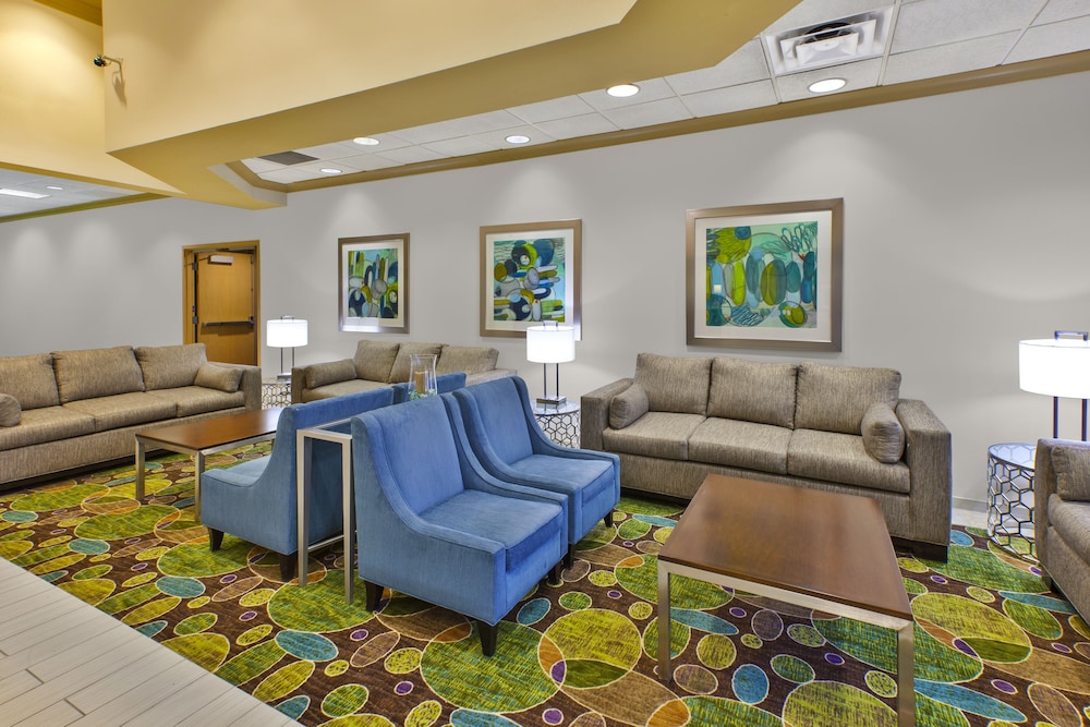 holiday inn and suites bolingbrook by ihg