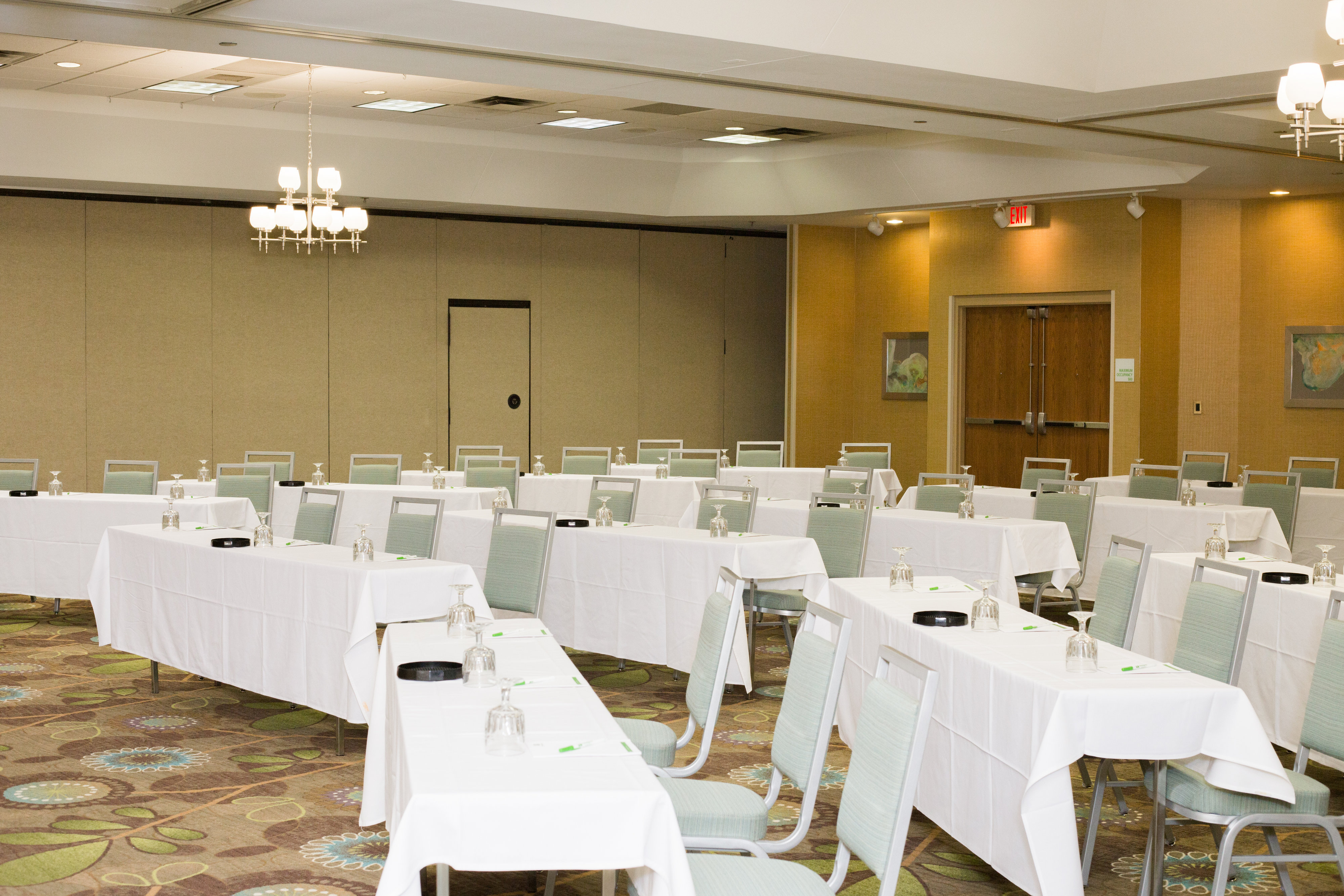 holiday inn and suites bolingbrook by ihg
