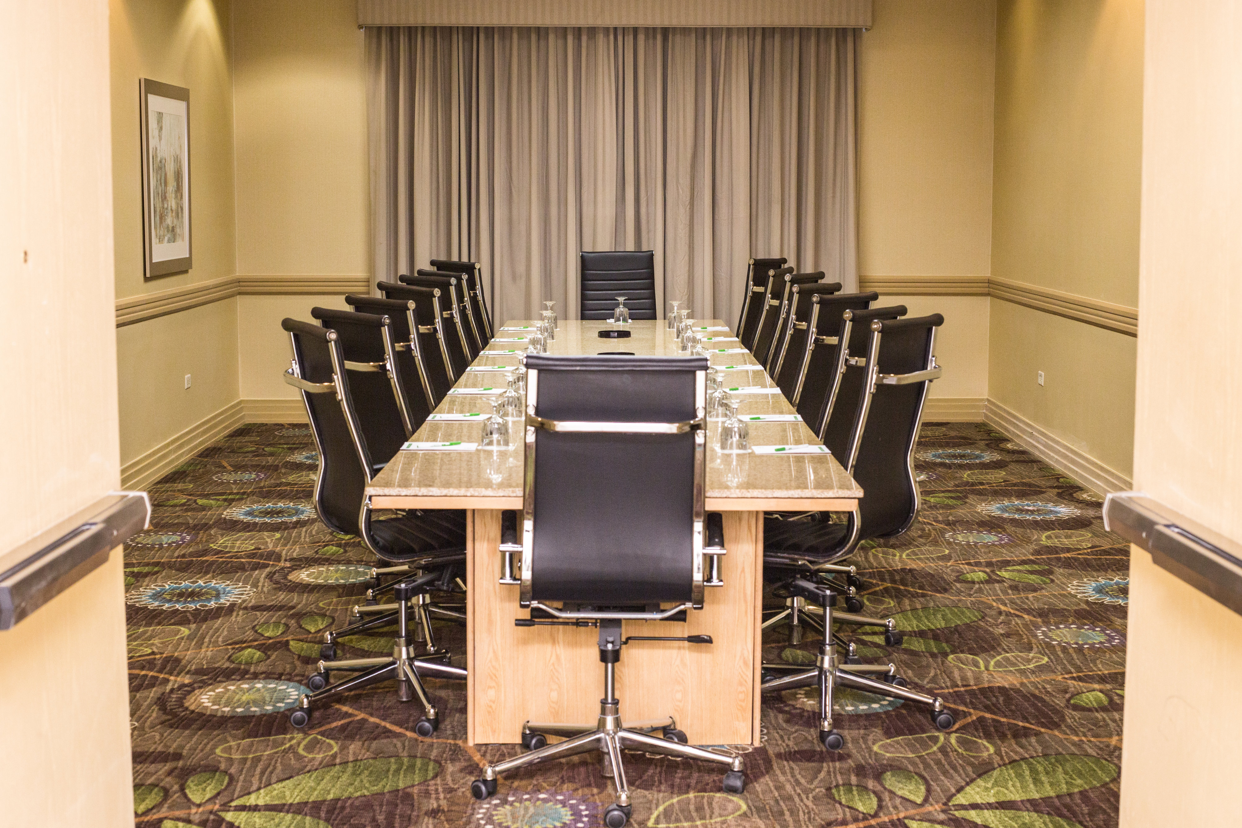 holiday inn and suites bolingbrook by ihg