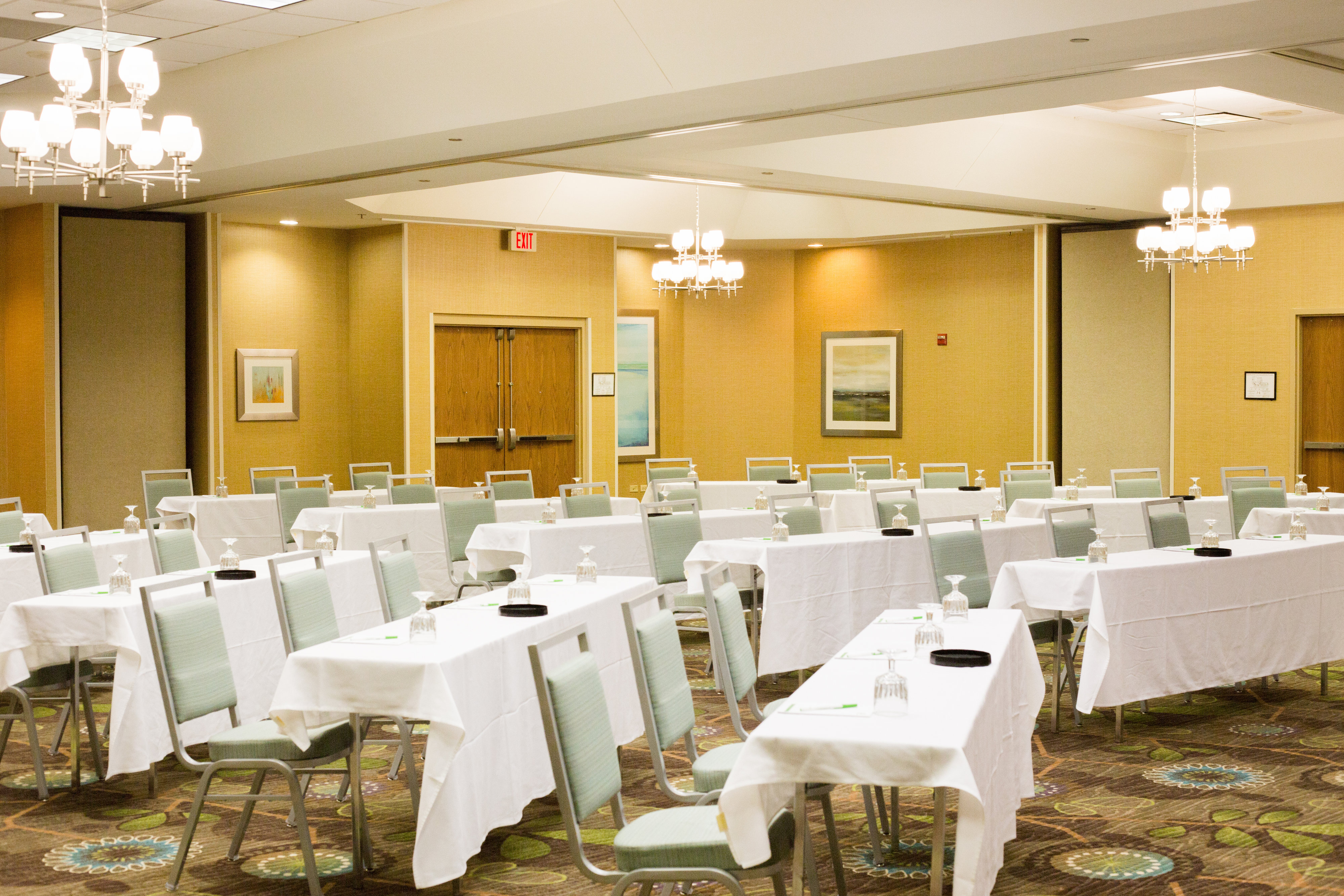 holiday inn and suites bolingbrook by ihg