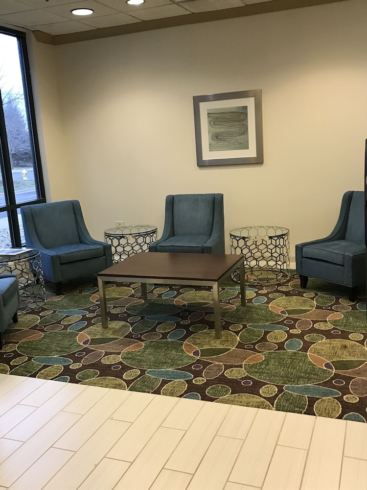 holiday inn and suites bolingbrook by ihg