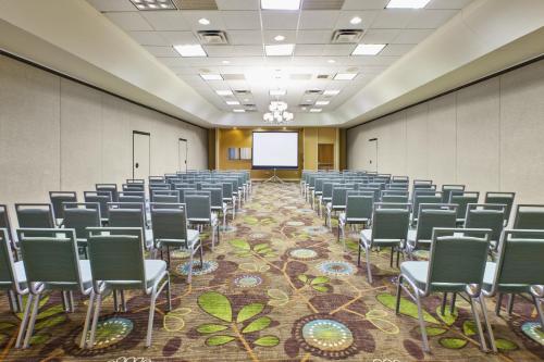 holiday inn and suites bolingbrook by ihg