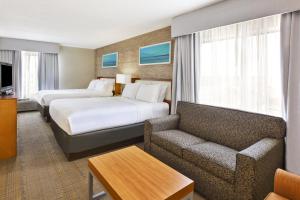 holiday inn and suites bolingbrook by ihg
