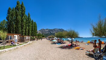 omis