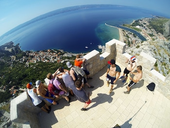 omis