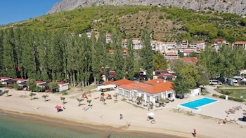 omis