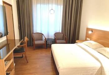 crystal crown hotel harbour view