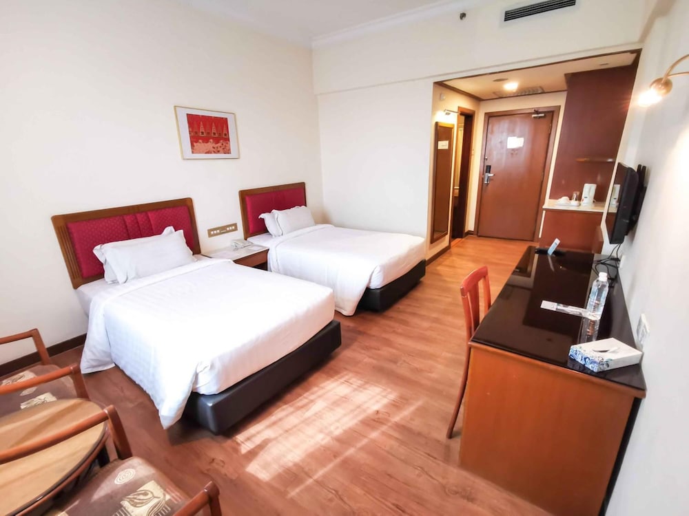 crystal crown hotel harbour view