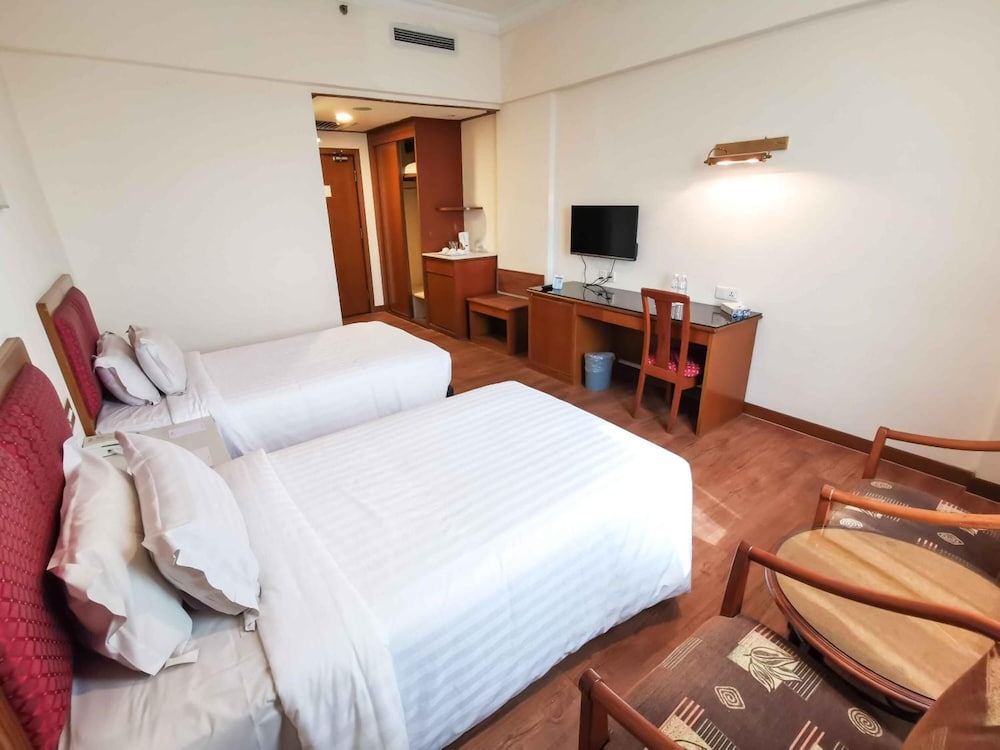 crystal crown hotel harbour view
