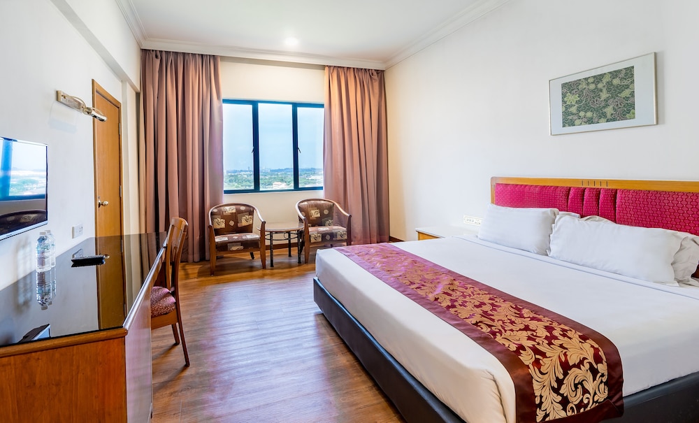 crystal crown hotel harbour view