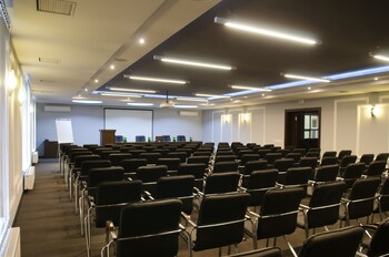 Taurus Hotel & Spa,Near St. George's Cathedral,4 star