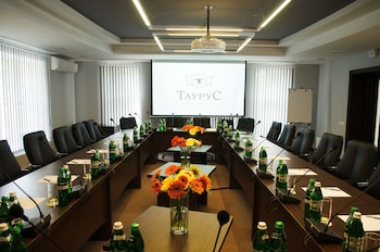 Taurus Hotel & Spa,Near St. George's Cathedral,4 star