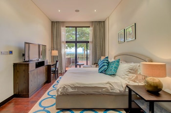 luxe getaways palm jumeirah