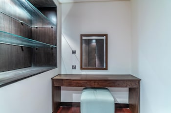 luxe getaways palm jumeirah