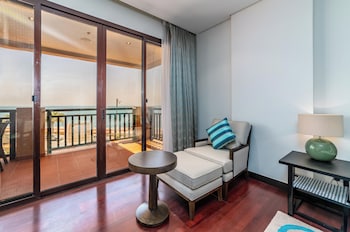 luxe getaways palm jumeirah